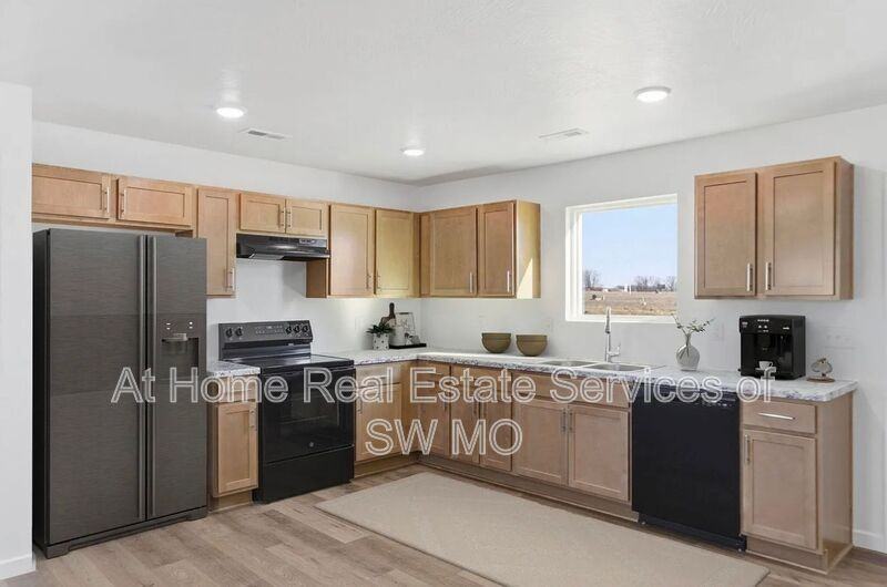 1035 W Madison Dr - Photo 6 of 11