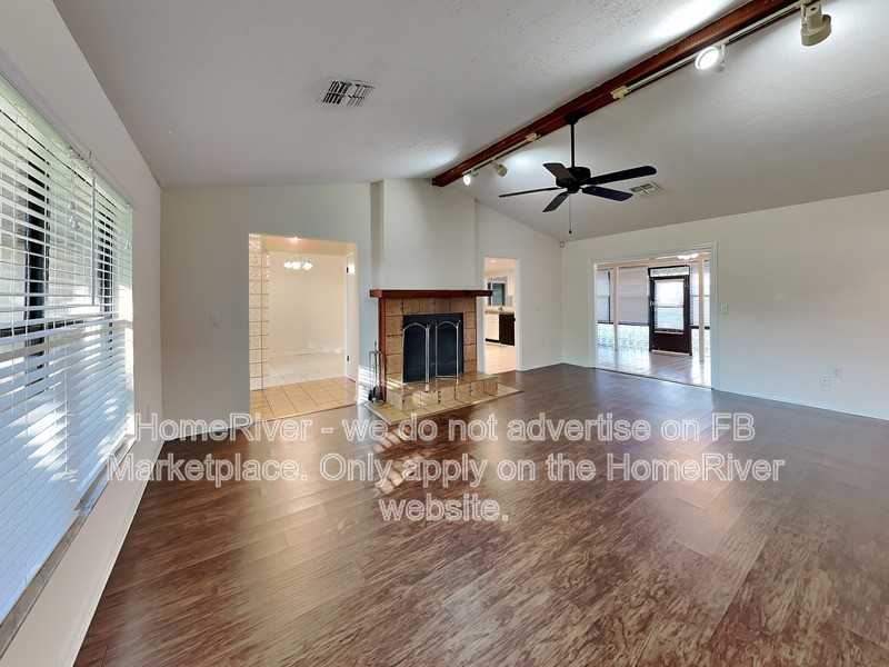8163 Village Green Rd - Photo 5 of 23