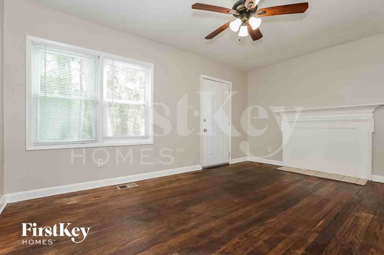 1731 N Olympian Way Sw - Photo 2 of 19