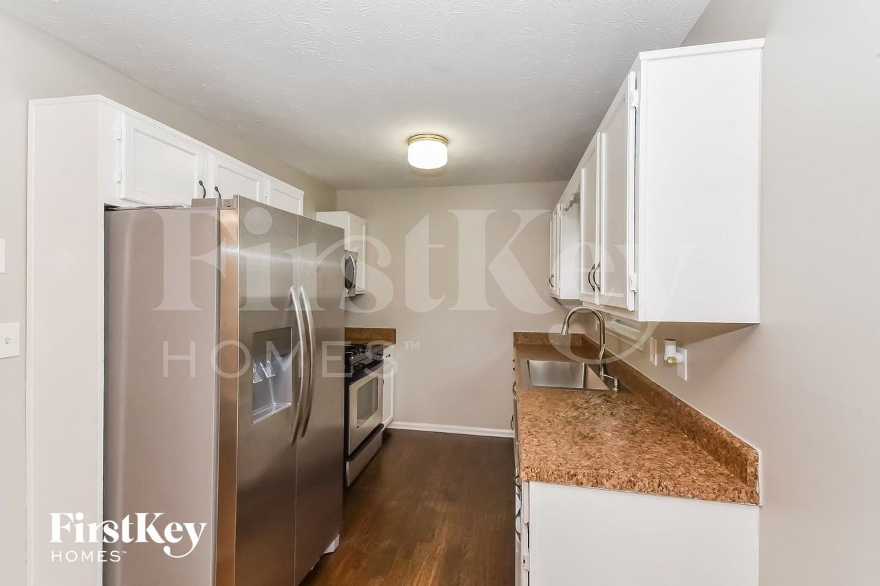 855 Clyde Cole Rd - Photo 4 of 15