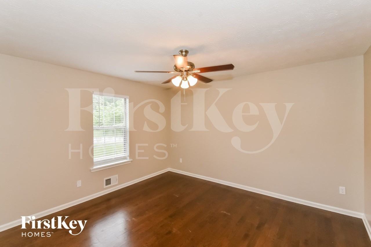 855 Clyde Cole Rd - Photo 6 of 15
