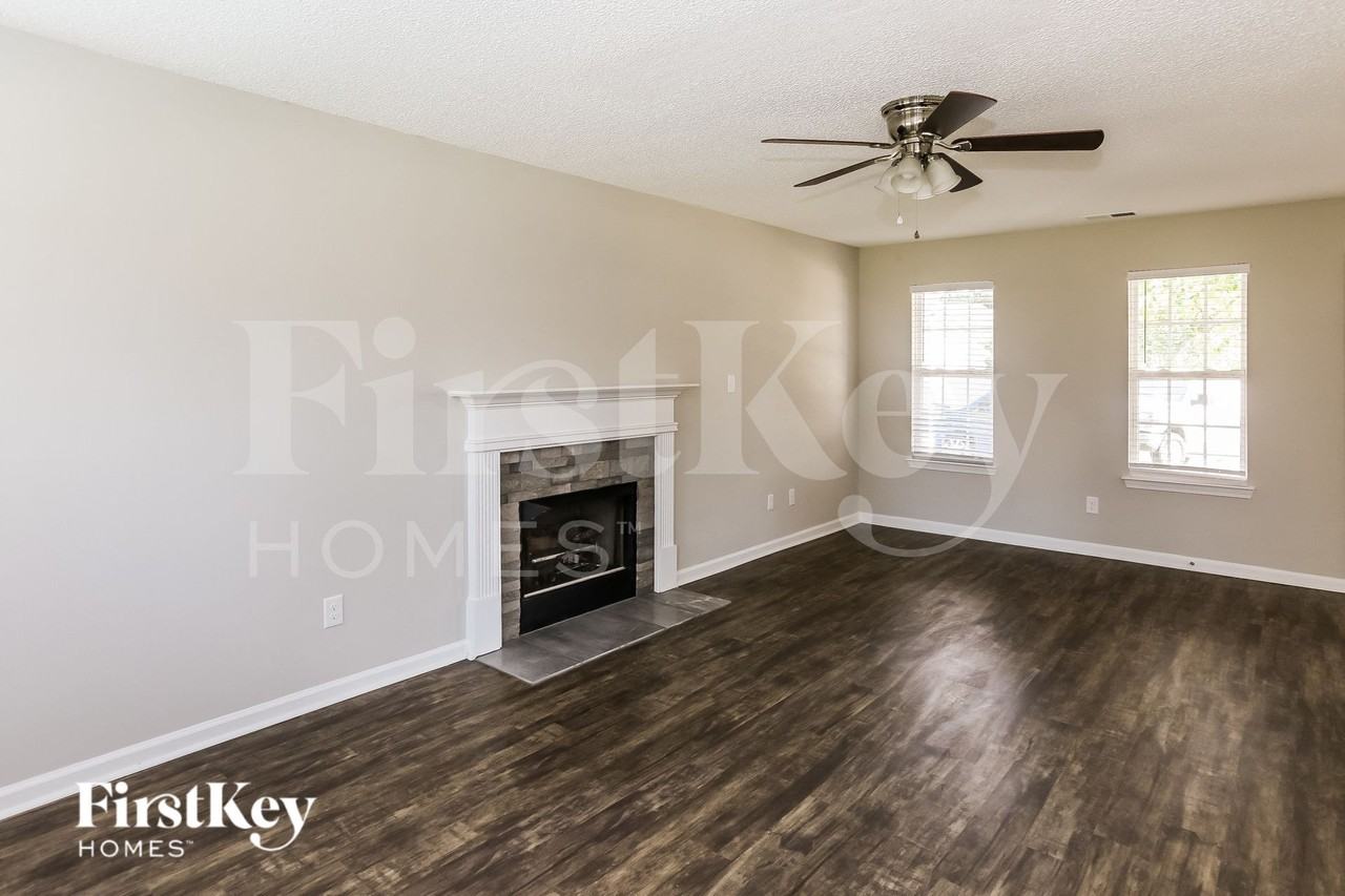 4852 Asherton Pl Nw - Photo 4 of 15
