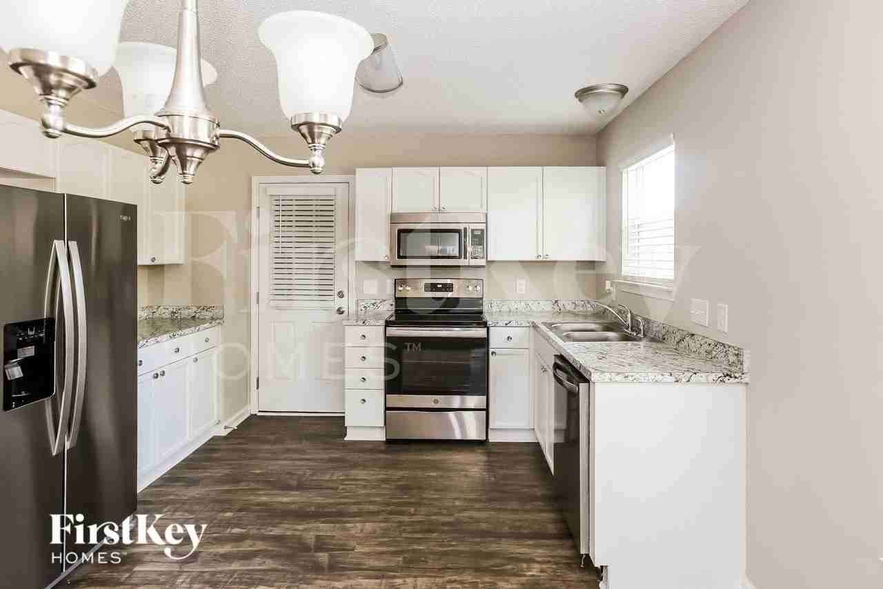 4852 Asherton Pl Nw - Photo 6 of 15
