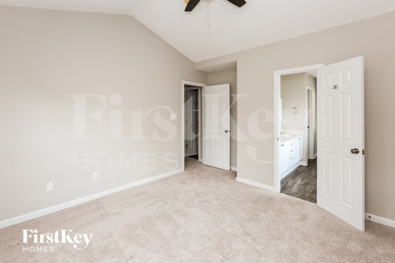 4852 Asherton Pl Nw - Photo 7 of 15