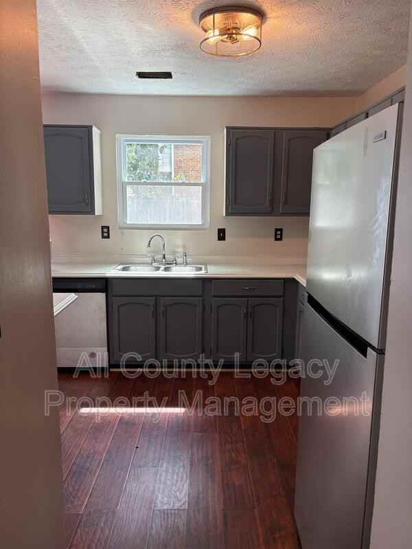 5774 Wells Cir - Photo 5 of 11