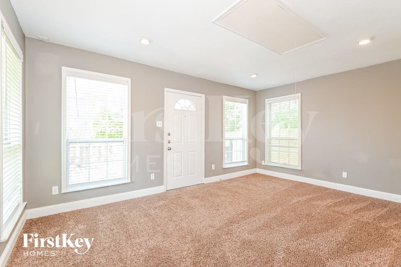 7709 Texridge Dr - Photo 2 of 15