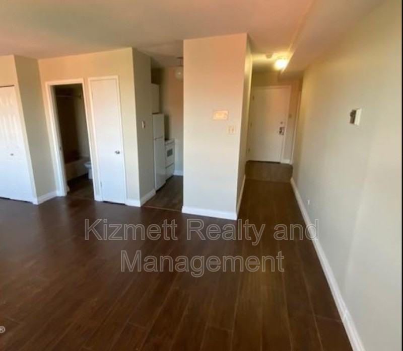10140 120 St Nw #1105 - Photo 3 of 5