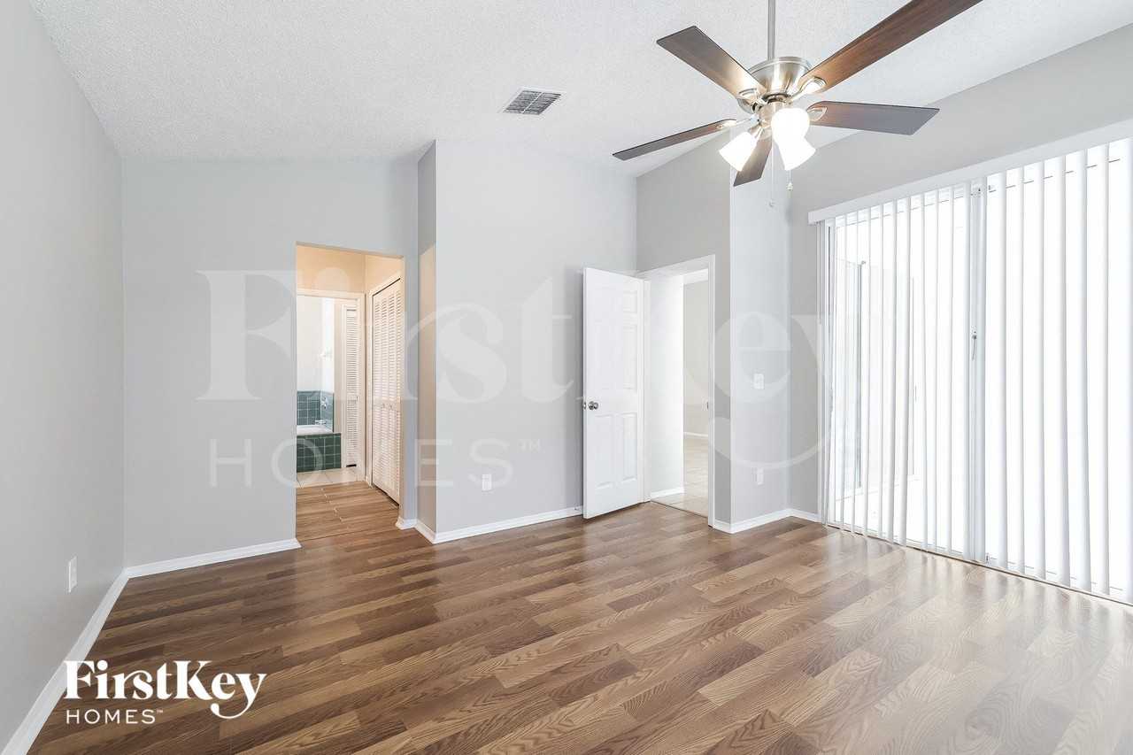 2639 Chatham Cir - Photo 7 of 15