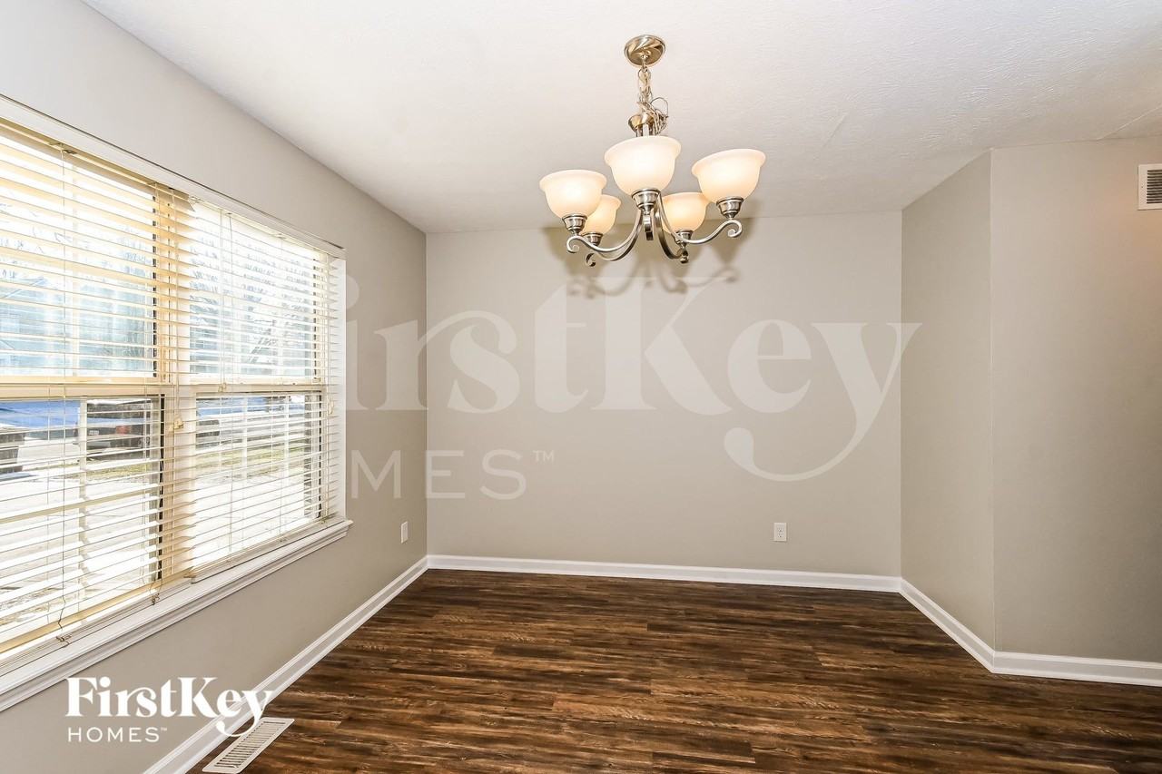 4804 Oakton Way - Photo 4 of 13