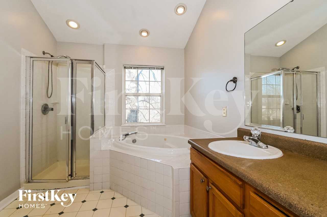 4804 Oakton Way - Photo 7 of 13