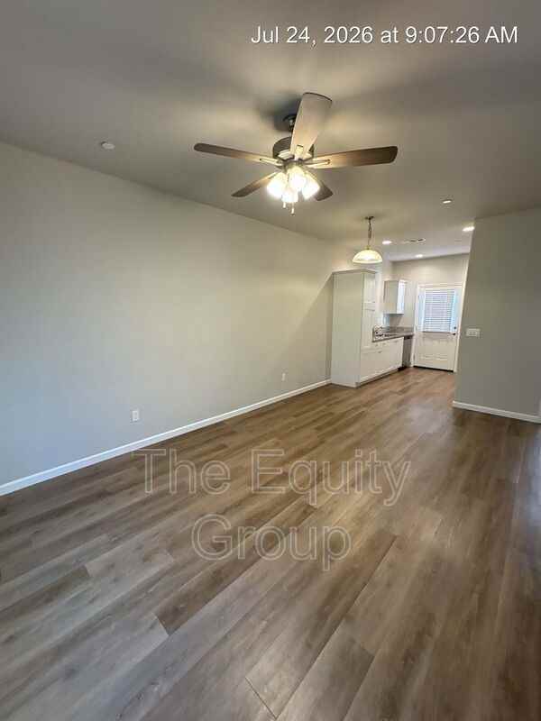 505 S Summit St #103 - Photo 3 of 16