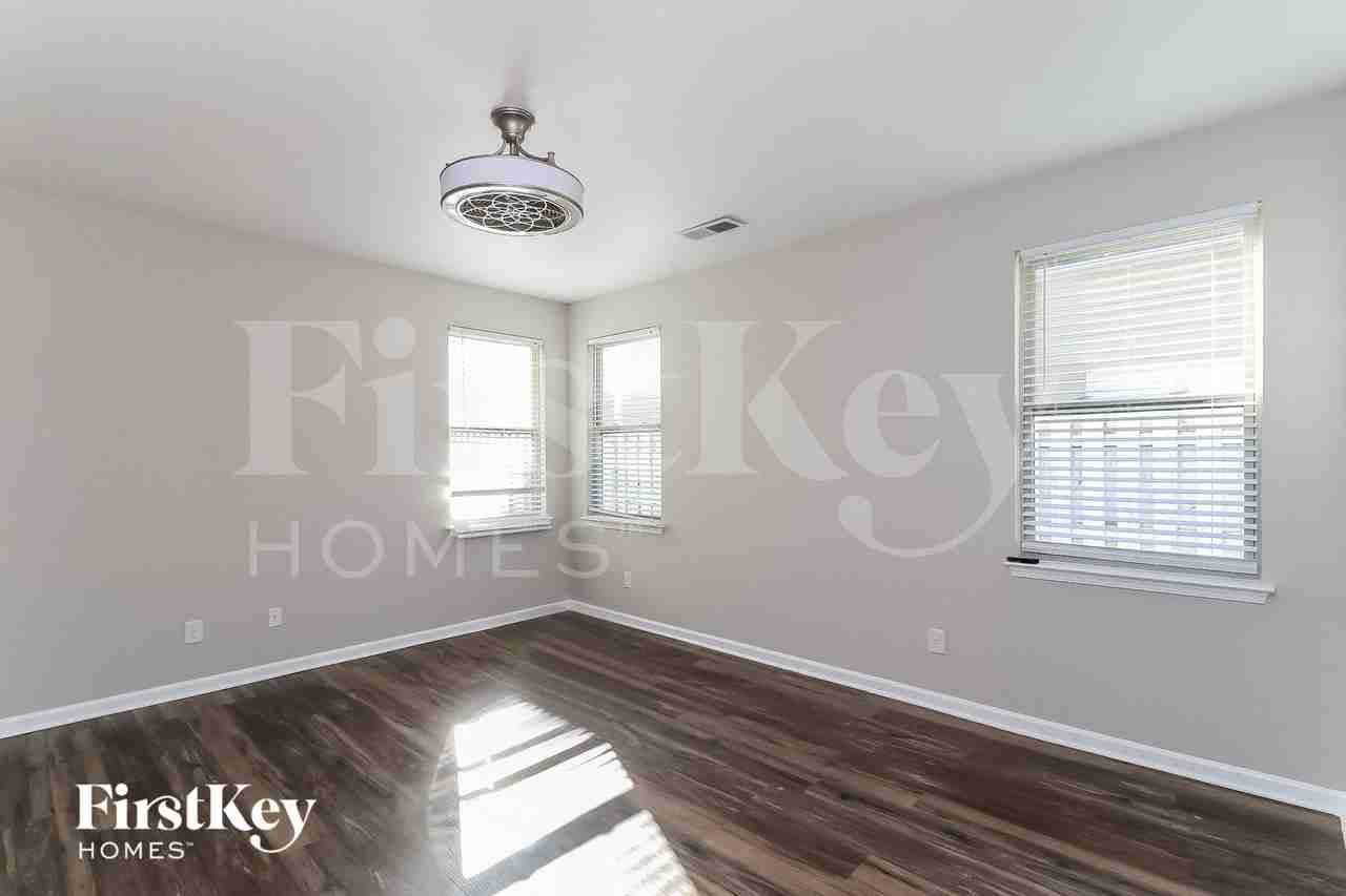 3827 Humber Ct - Photo 6 of 15