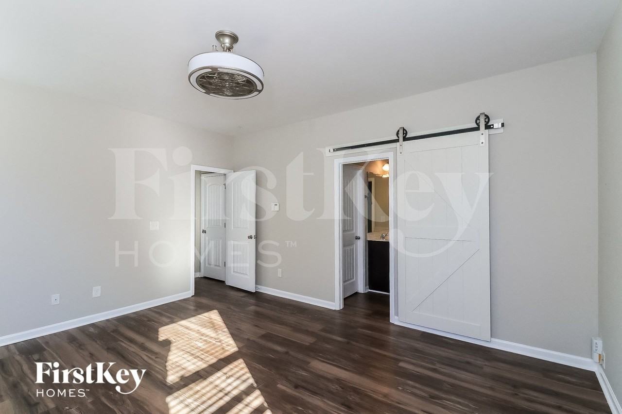 3827 Humber Ct - Photo 7 of 15