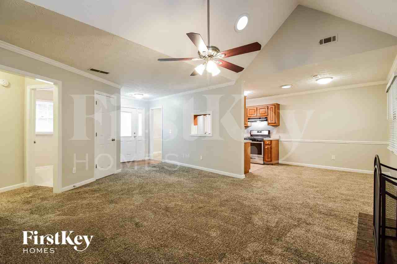 2403 Windridge Dr Ne - Photo 4 of 16