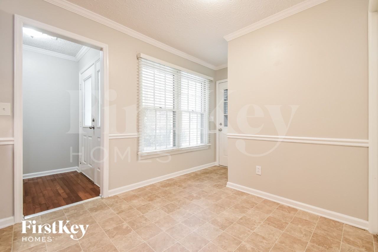 2403 Windridge Dr Ne - Photo 5 of 16