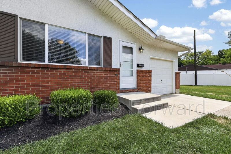 3127 Thomas Ave - Photo 4 of 37