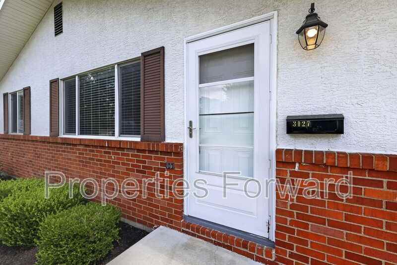 3127 Thomas Ave - Photo 5 of 37