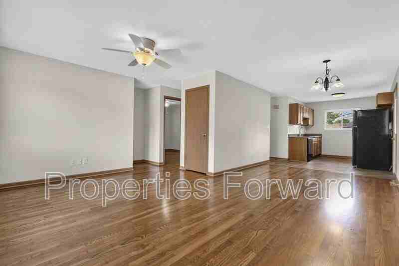 3127 Thomas Ave - Photo 7 of 37
