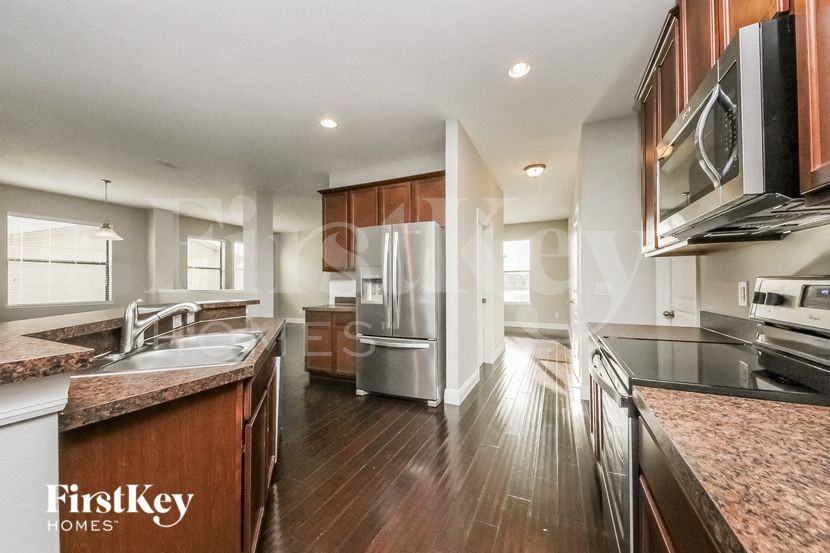 4705 Blackthorn Cir - Photo 5 of 15