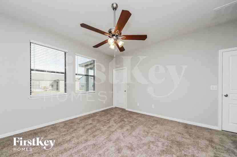 4705 Blackthorn Cir - Photo 7 of 15