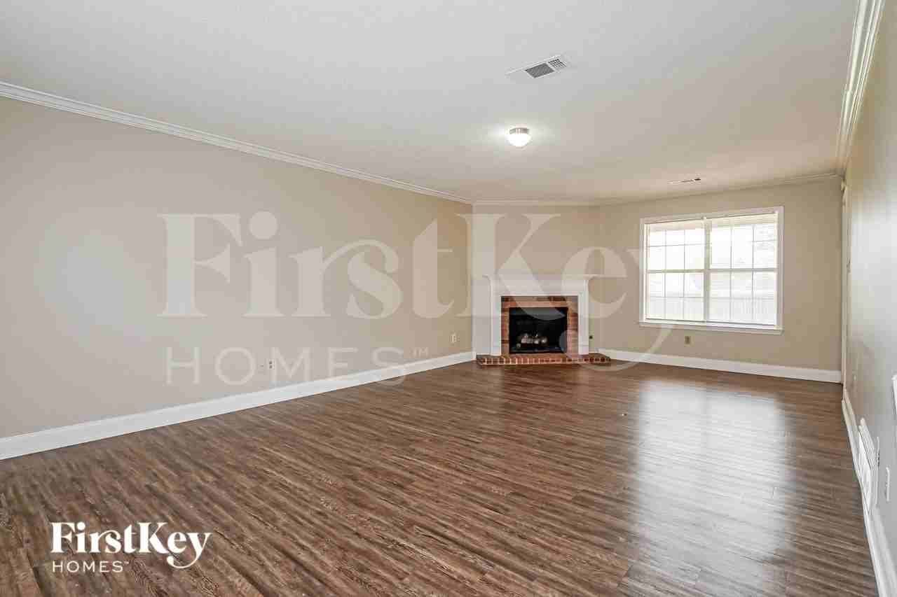 9689 Kingsridge Dr - Photo 3 of 19