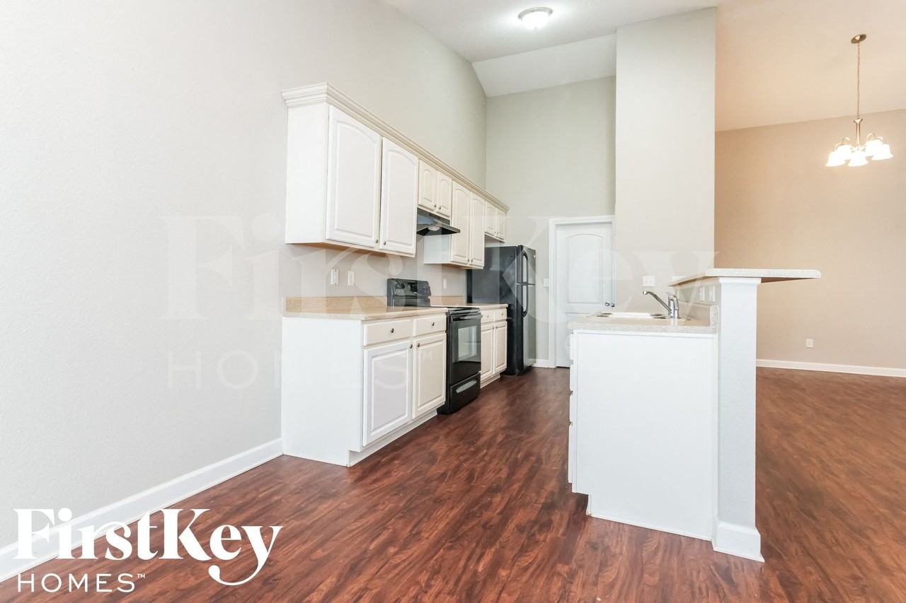 9778 Rhodes Ln - Photo 5 of 15