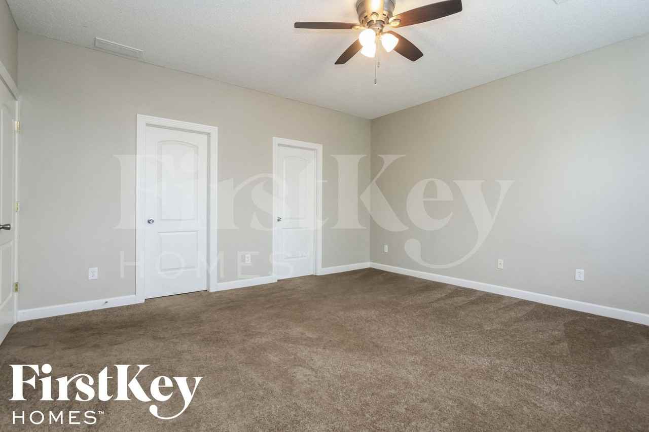 9778 Rhodes Ln - Photo 7 of 15
