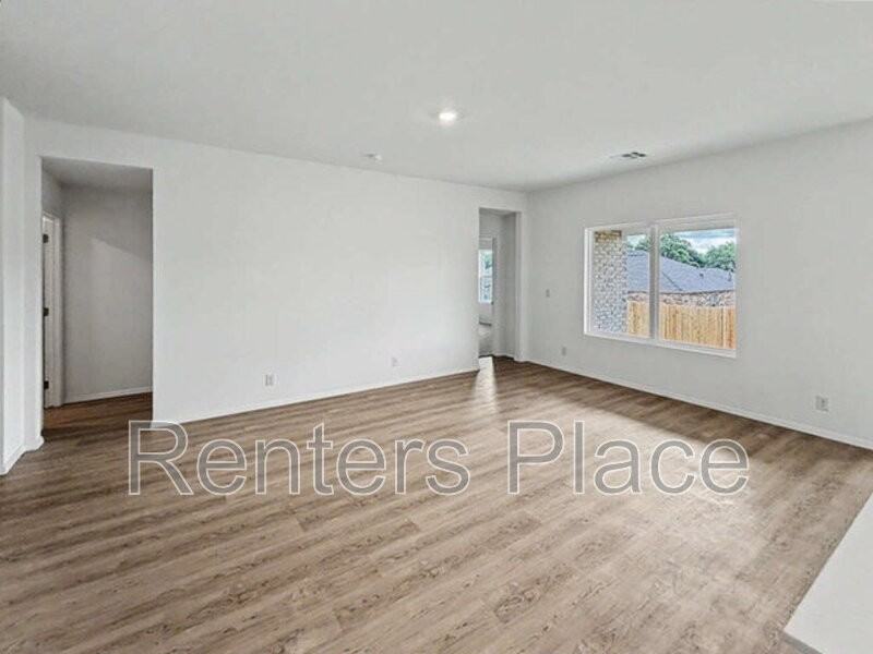 7209 S Maple Ave - Photo 4 of 12