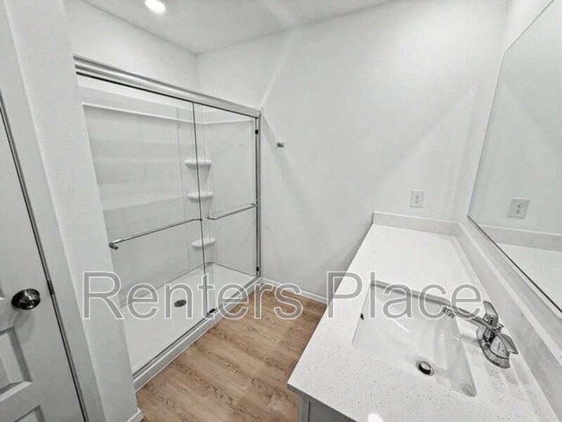 7209 S Maple Ave - Photo 5 of 12
