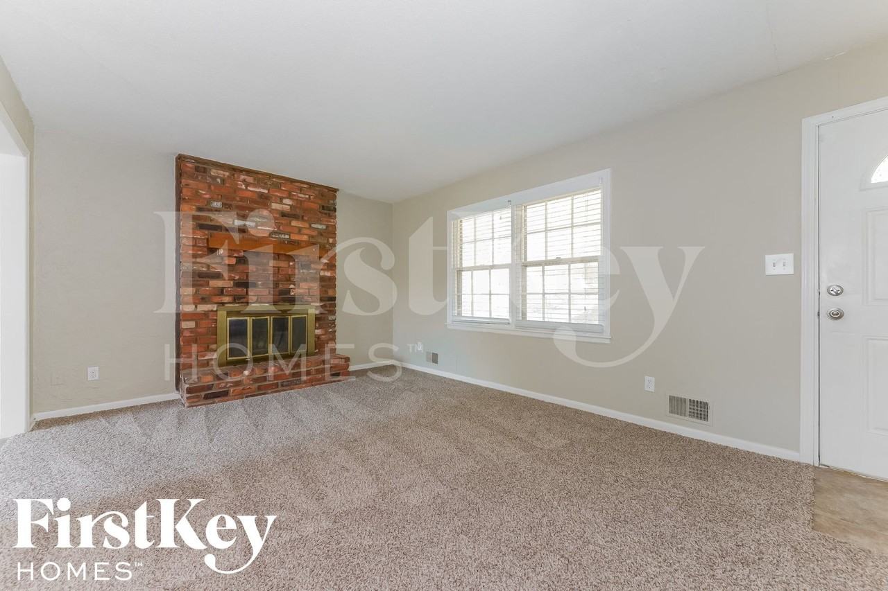 8913 E 90th Ter - Photo 2 of 15
