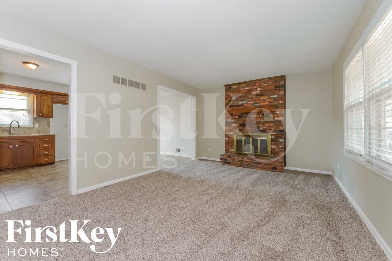 8913 E 90th Ter - Photo 3 of 15