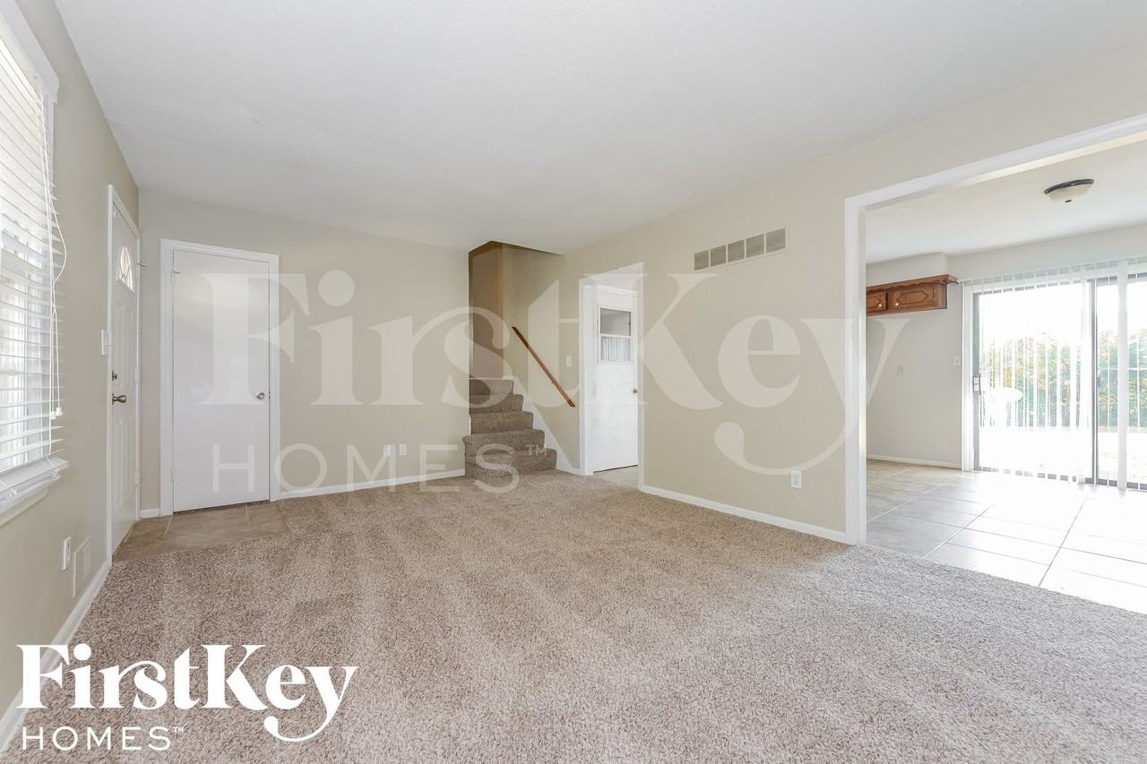 8913 E 90th Ter - Photo 4 of 15