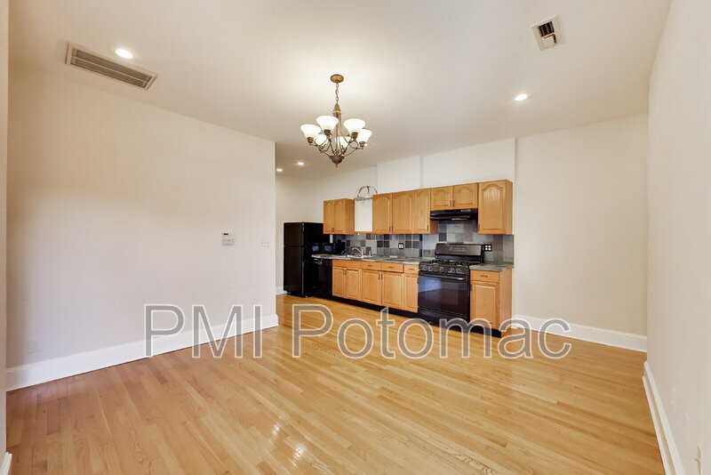 1952 Calvert St Nw #4 - Photo 7 of 41