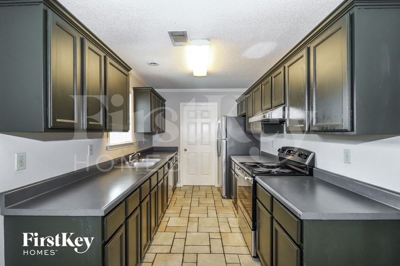 726 Silver Sands Dr - Photo 6 of 15