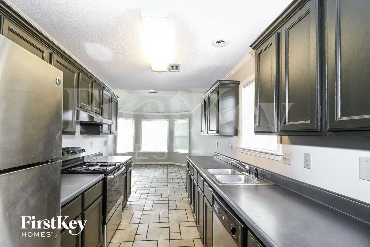 726 Silver Sands Dr - Photo 7 of 15