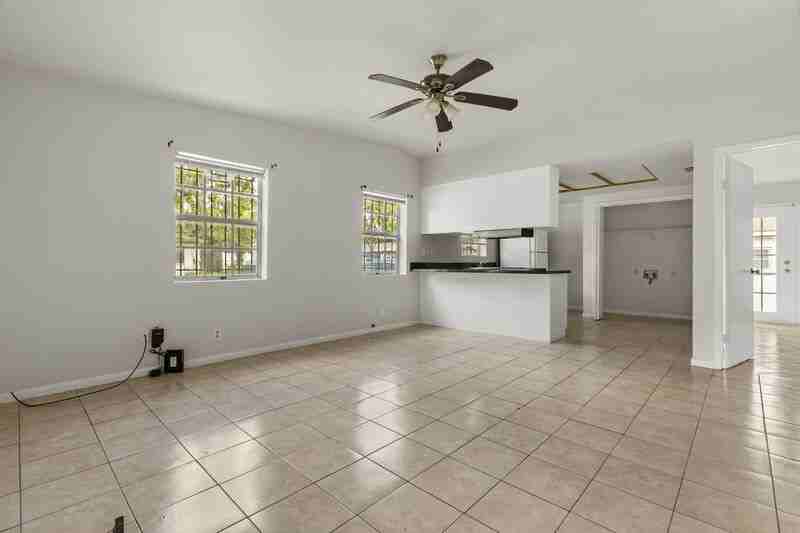 9213 N 13th St #A - Photo 4 of 26