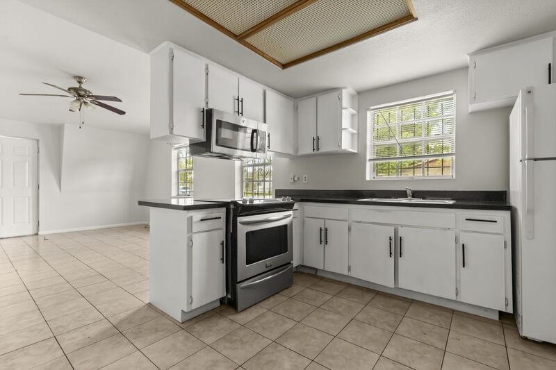 9213 N 13th St #A - Photo 6 of 26