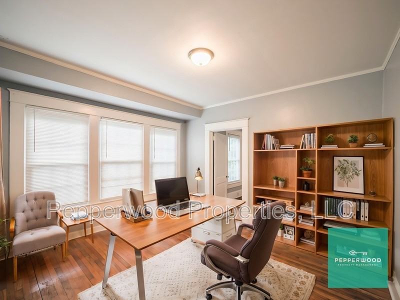 318 Hydrick St - Photo 3 of 21