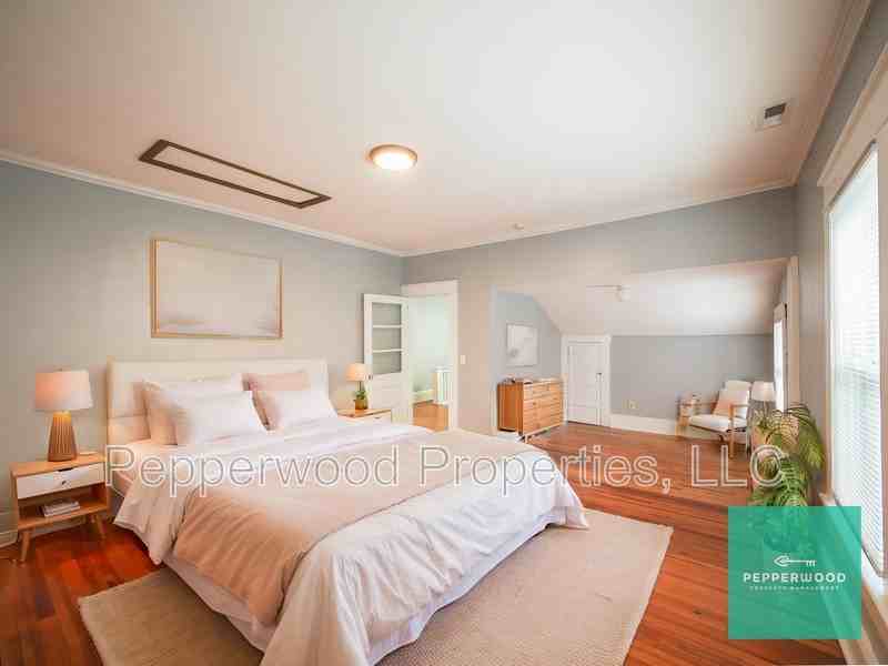 318 Hydrick St - Photo 6 of 21