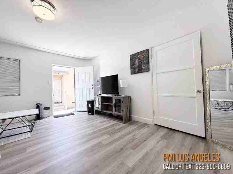 6914 1/2 S Main St - Photo 6 of 14