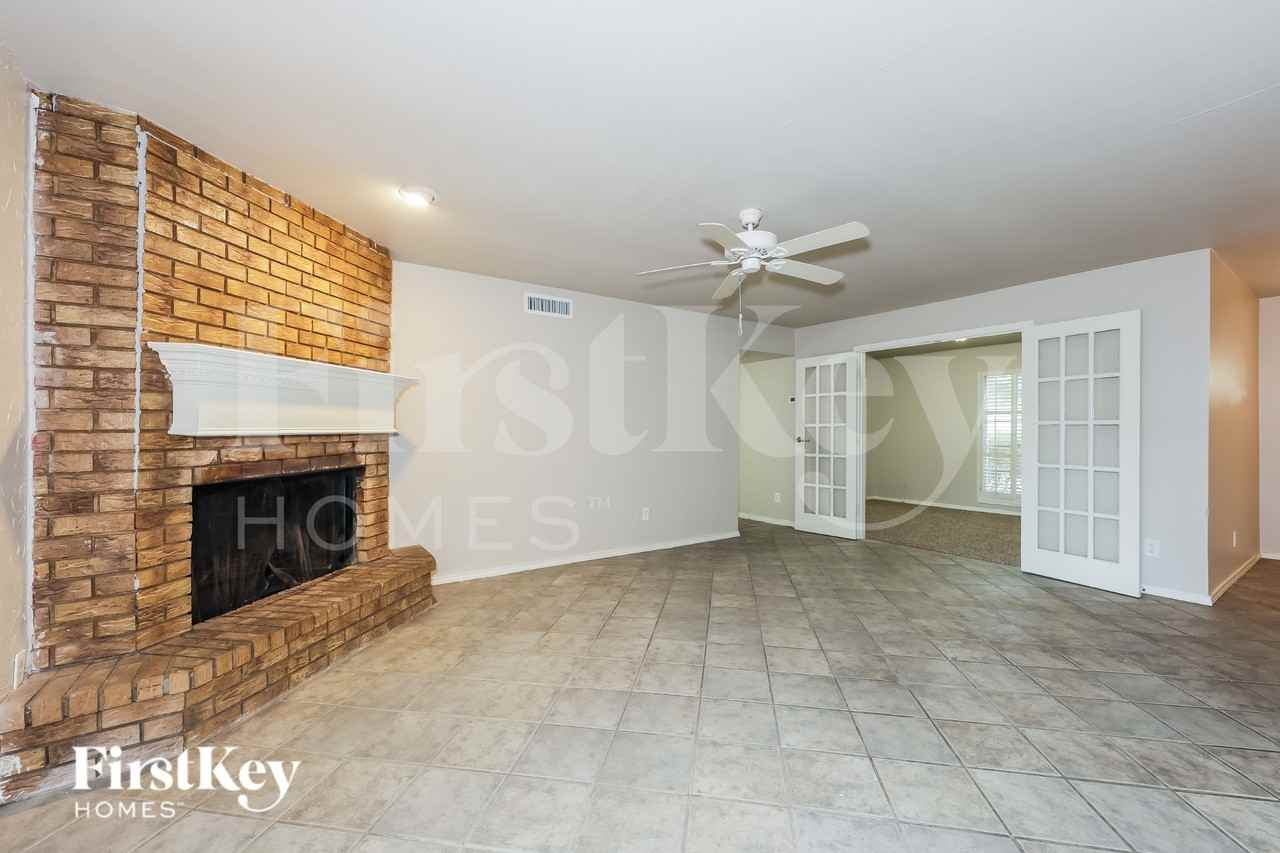 5321 Saddleback Rd - Photo 2 of 16