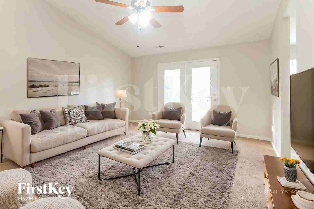 5204 Hodson Dr - Photo 4 of 19