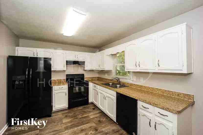 420 Freestone Dr - Photo 5 of 16