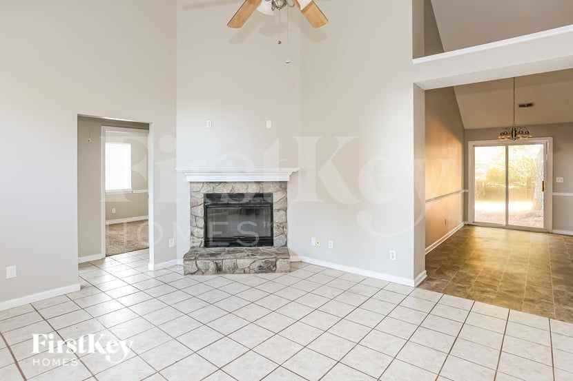 3380 Chadbury Dr Nw - Photo 4 of 16