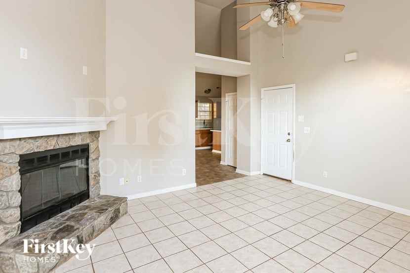 3380 Chadbury Dr Nw - Photo 5 of 16