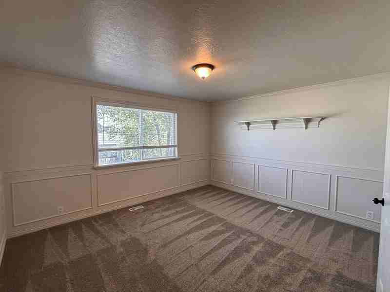 627 Eastnorth - Photo 6 of 34