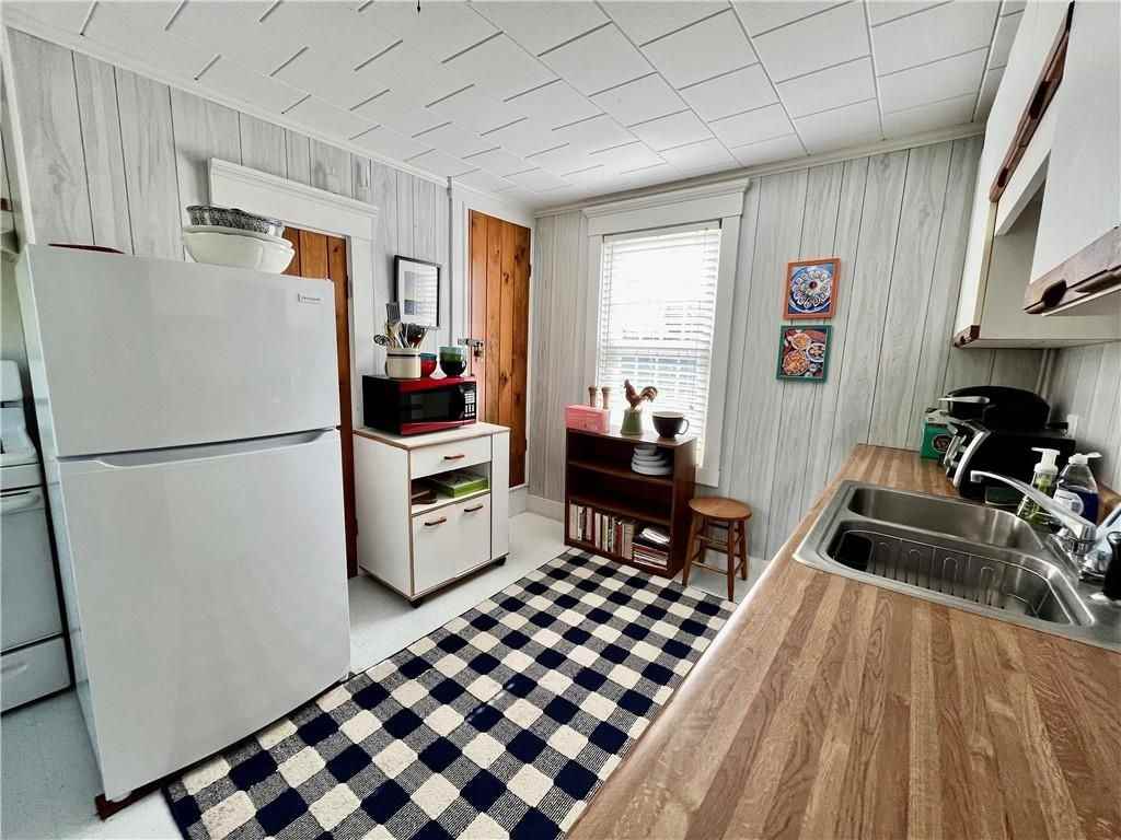 27 S Shore Rd - Photo 4 of 22