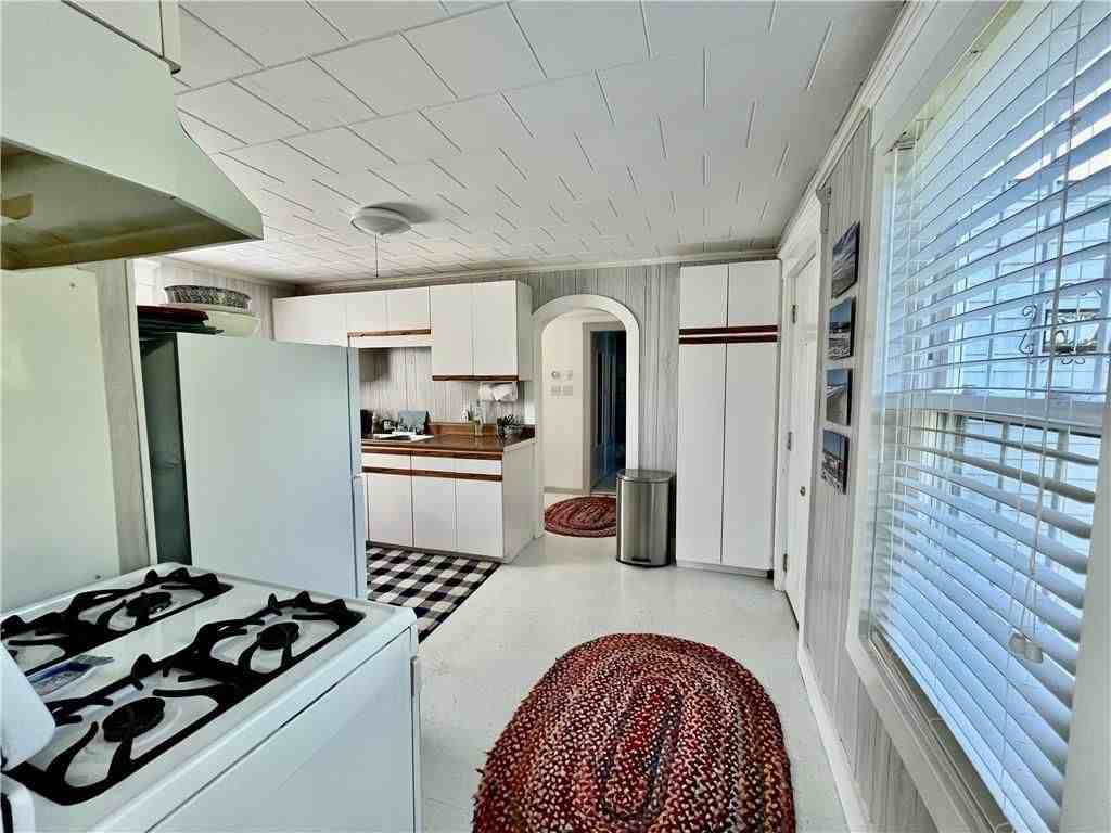 27 S Shore Rd - Photo 6 of 22