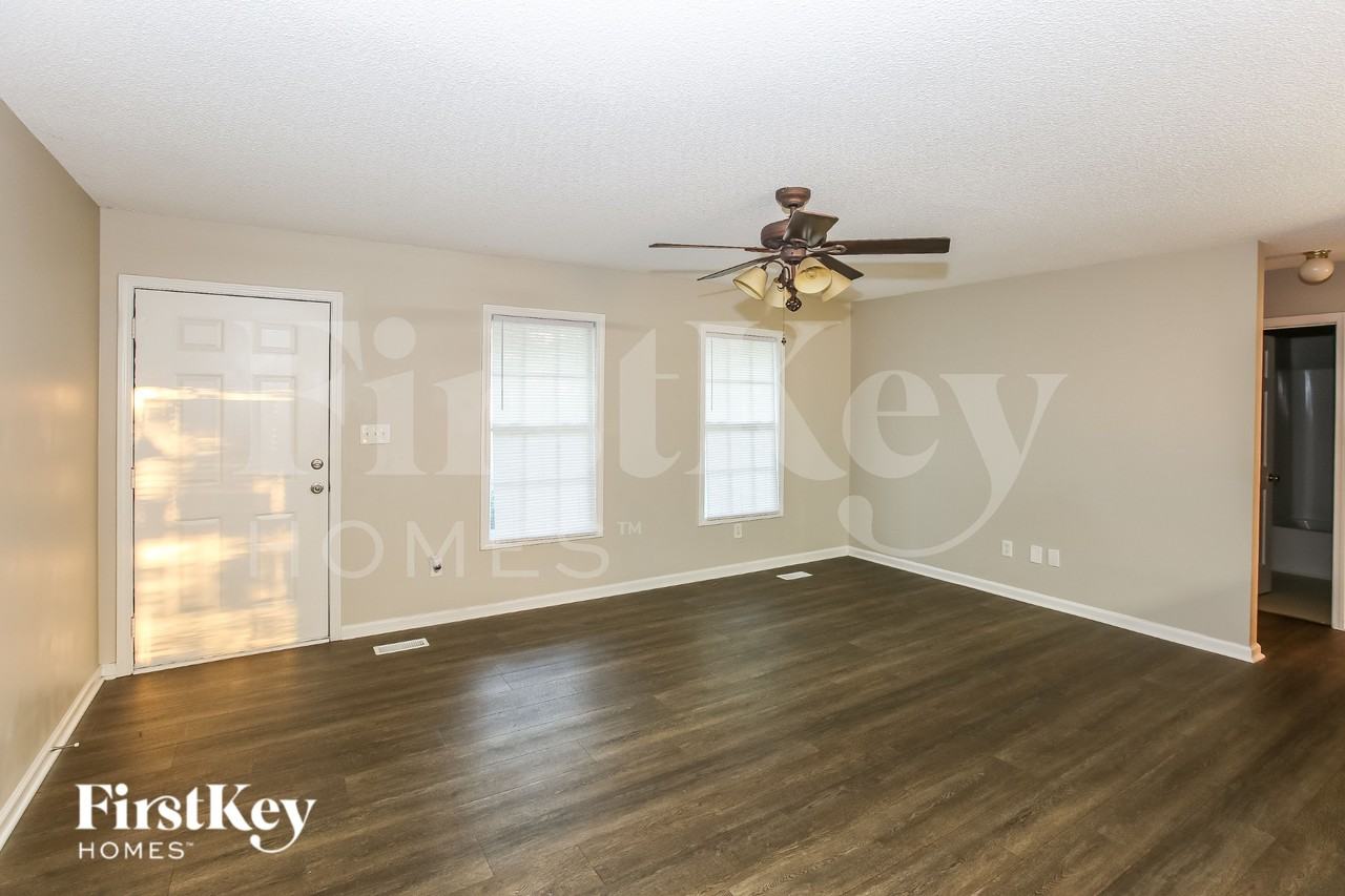 268 Southaven Ct - Photo 3 of 16