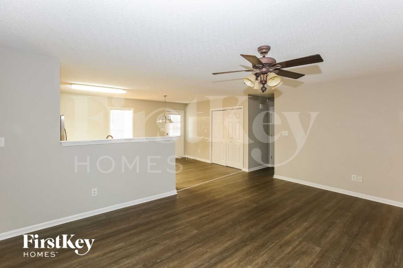 268 Southaven Ct - Photo 5 of 16